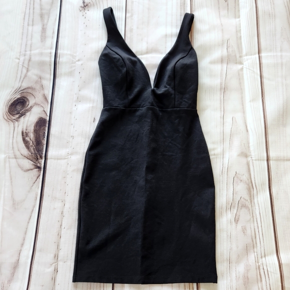 **SOLD** Lulus "Perfect Pick Black Bodycon" V-neck Mini Sheath Dress | Size S - Picture 3 of 15